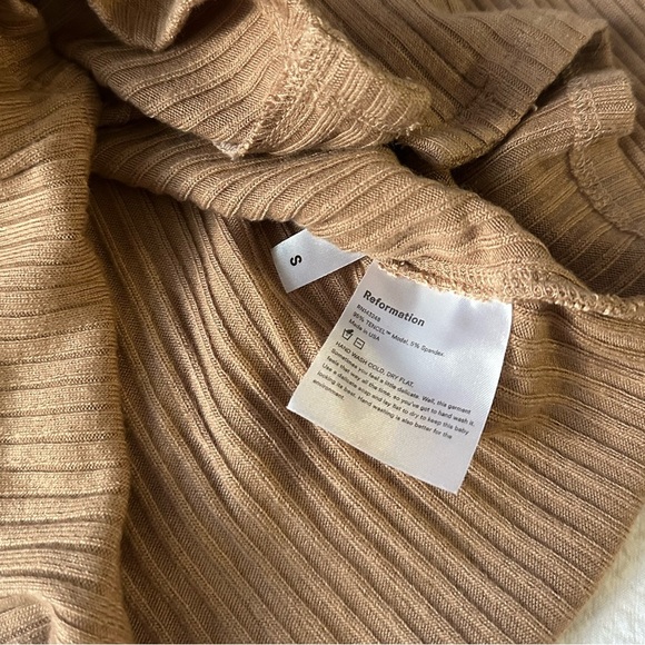 Reformation Luce Ribbed Bell Sleeve Top SZ SMALL - Picture 3 of 7